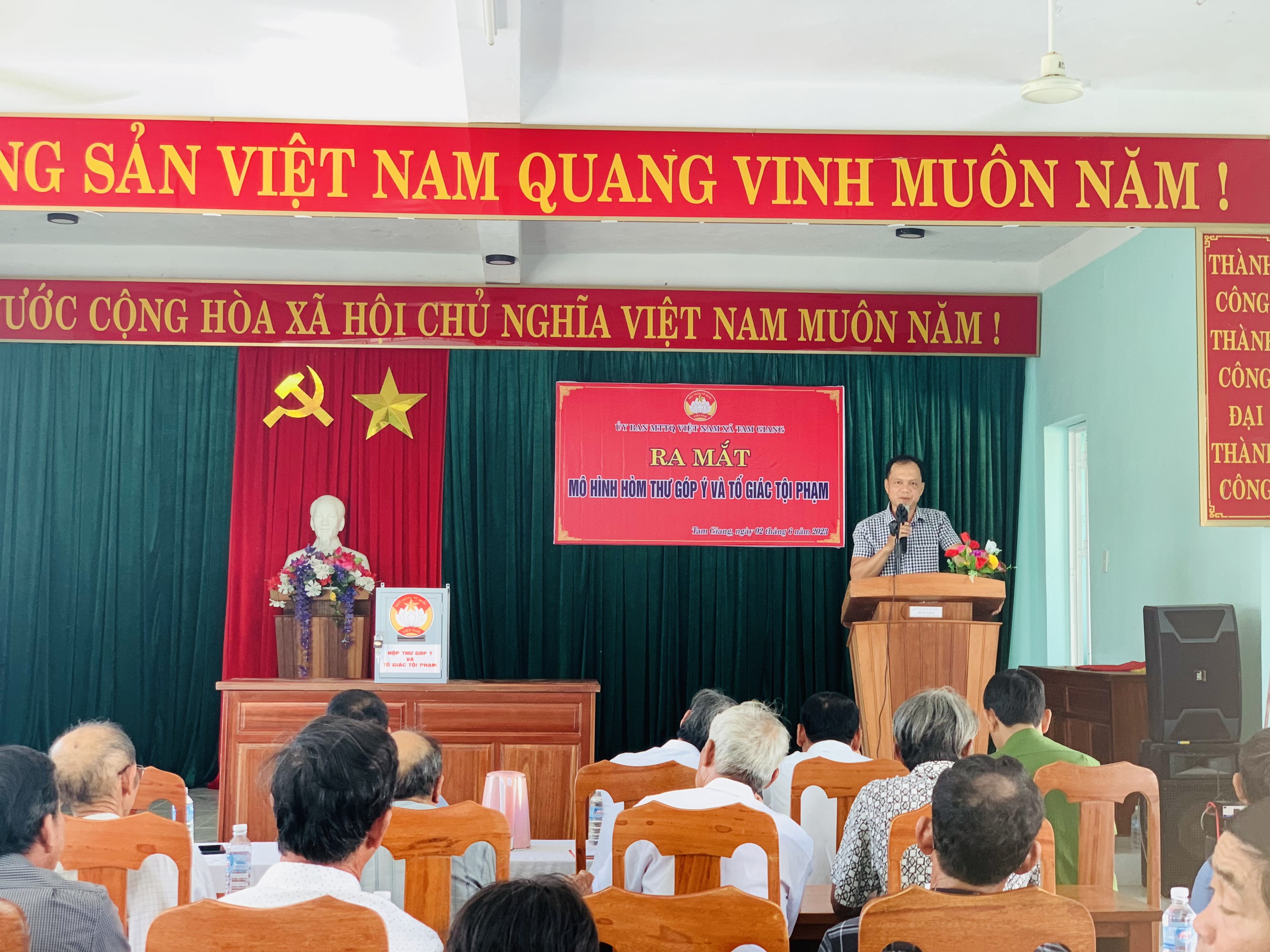 Xã Tam Giang tổ chức ra mắt mô hình “Hòm thư góp ý xây dựng Đảng, xây dựng chính quyền và tố giác tội phạm”