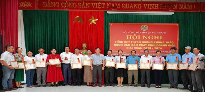 Những nông dân làm giàu trên đất quê hương