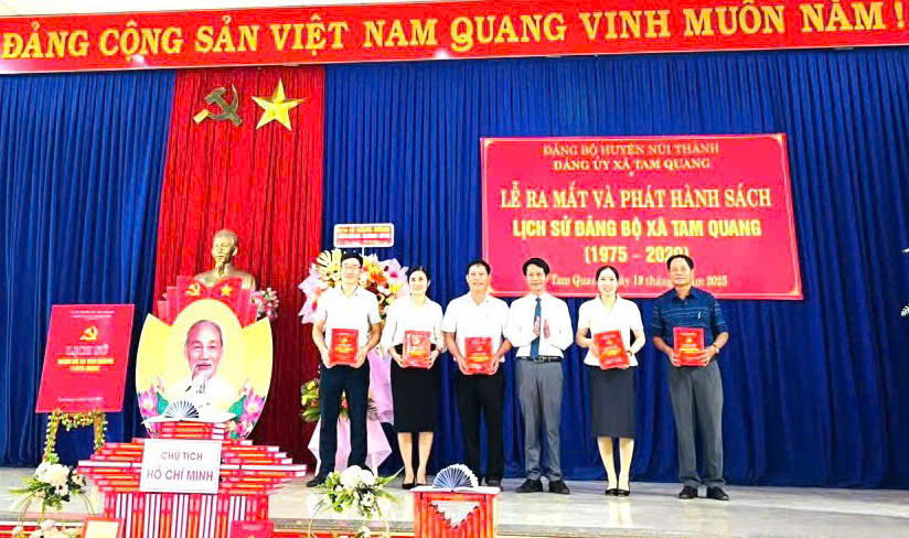 Công bố Tập sách “Lịch sử Đảng bộ xã Tam Quang, giai đoạn 1975-2020”